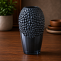 Vase en verre gris foncé texturé – Élégance moderne & bohème